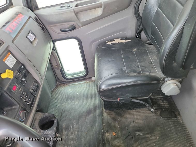 image for item DZ6517 2015 Peterbilt  PB337 utility / service truck