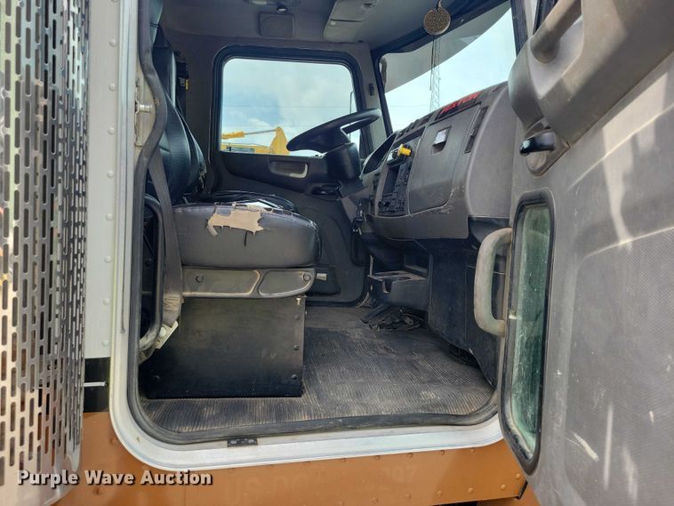 image for item DZ6517 2015 Peterbilt  PB337 utility / service truck