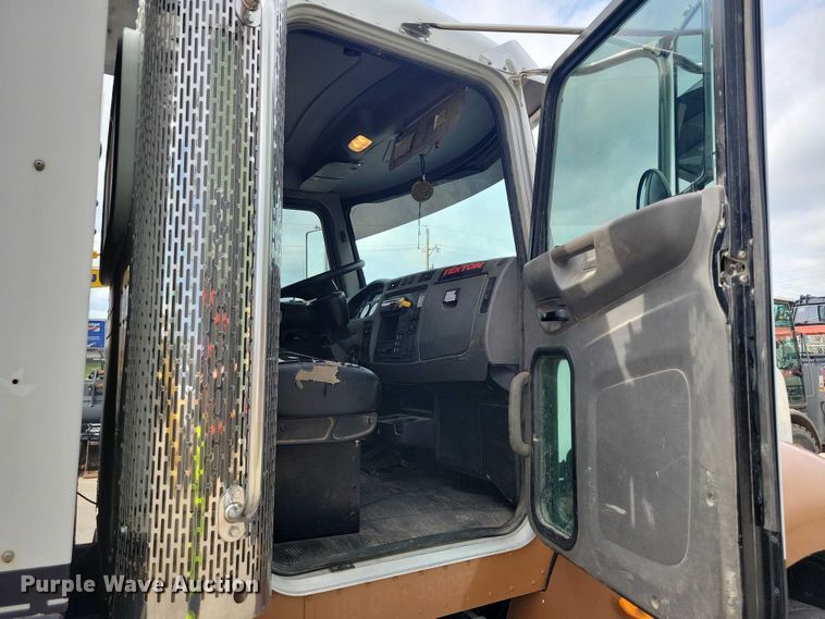 image for item DZ6517 2015 Peterbilt  PB337 utility / service truck