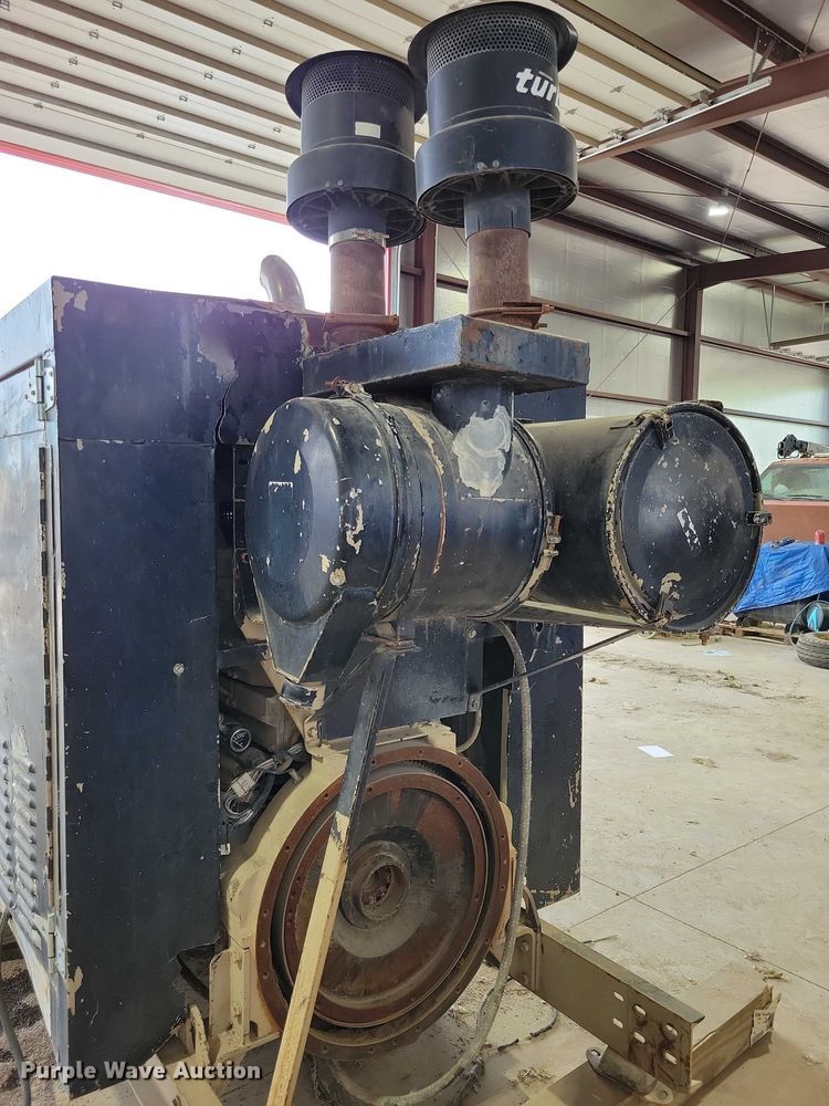 image for item DZ6589 Cummins K19 engine