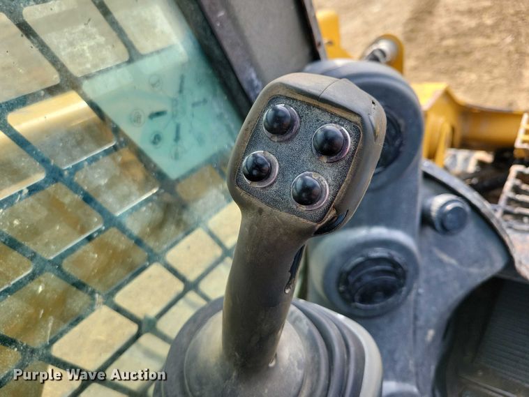 image for item DZ6596 2015 Caterpillar 279D tracked skid steer loader