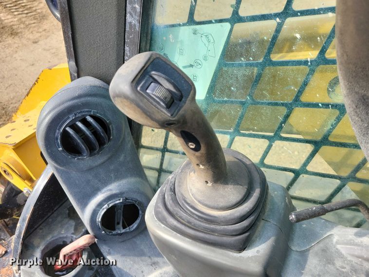 image for item DZ6596 2015 Caterpillar 279D tracked skid steer loader