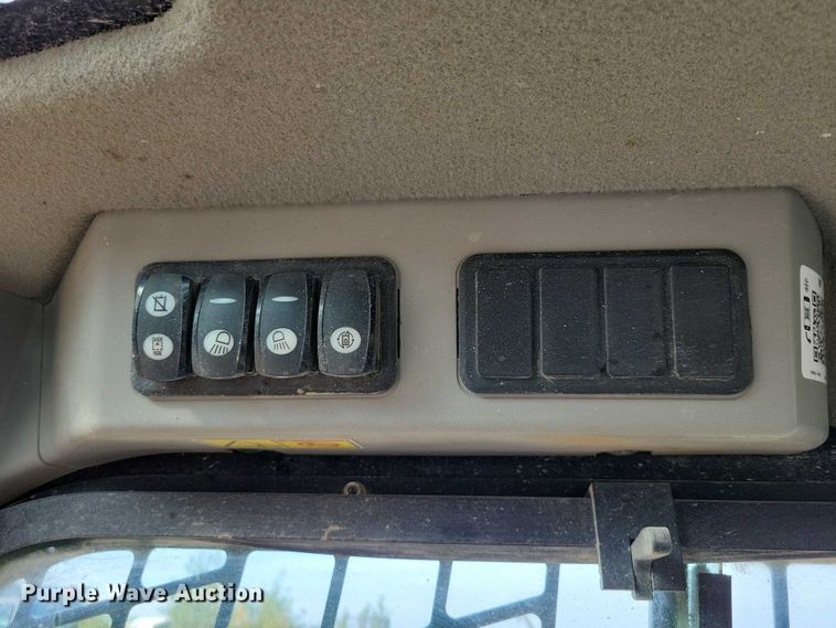 image for item DZ6596 2015 Caterpillar 279D tracked skid steer loader