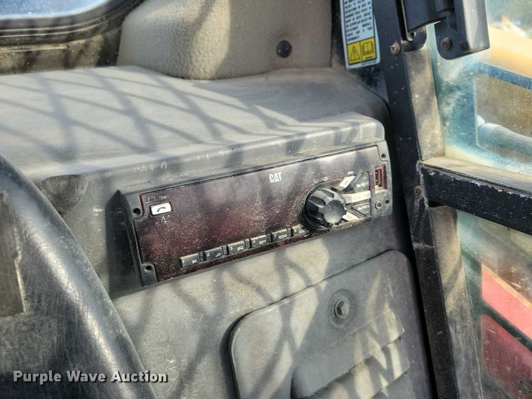 image for item DZ6596 2015 Caterpillar 279D tracked skid steer loader