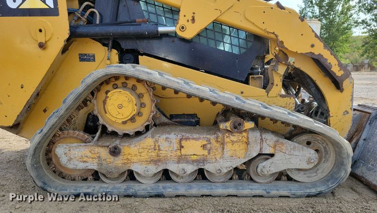 image for item DZ6596 2015 Caterpillar 279D tracked skid steer loader
