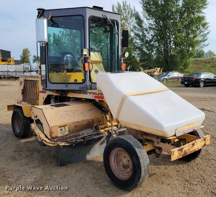 image for item DZ6597 Waldon Sweepmaster 250 broom