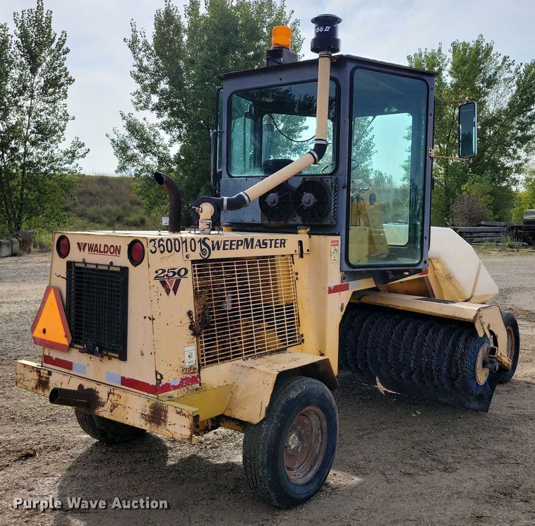 image for item DZ6597 Waldon Sweepmaster 250 broom