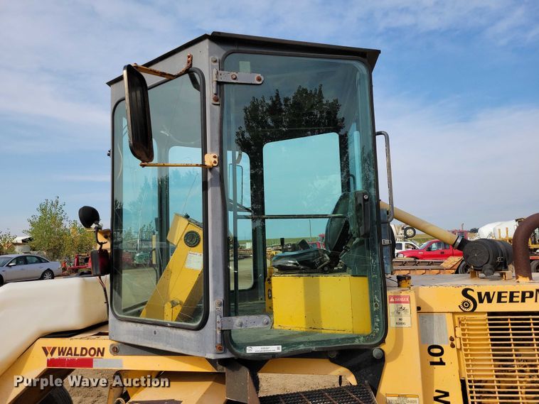 image for item DZ6597 Waldon Sweepmaster 250 broom