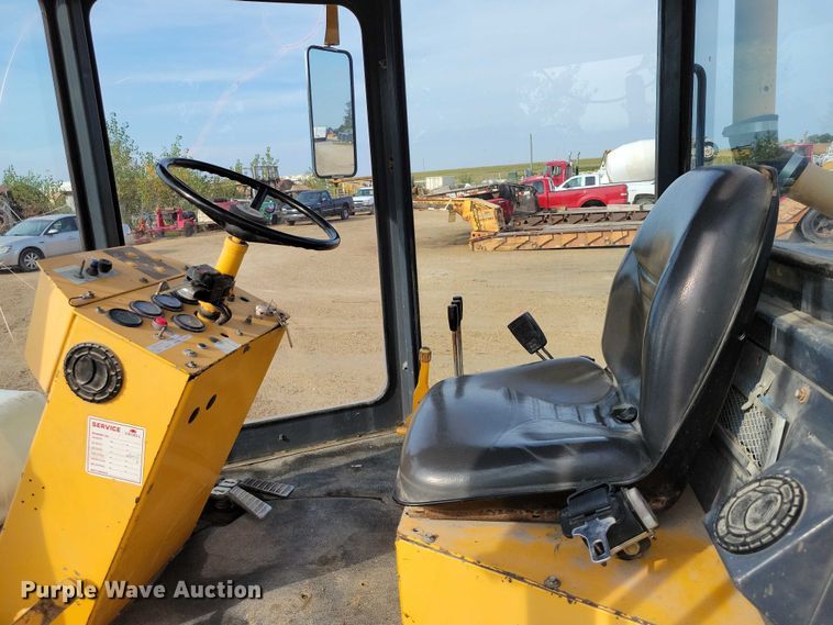 image for item DZ6597 Waldon Sweepmaster 250 broom