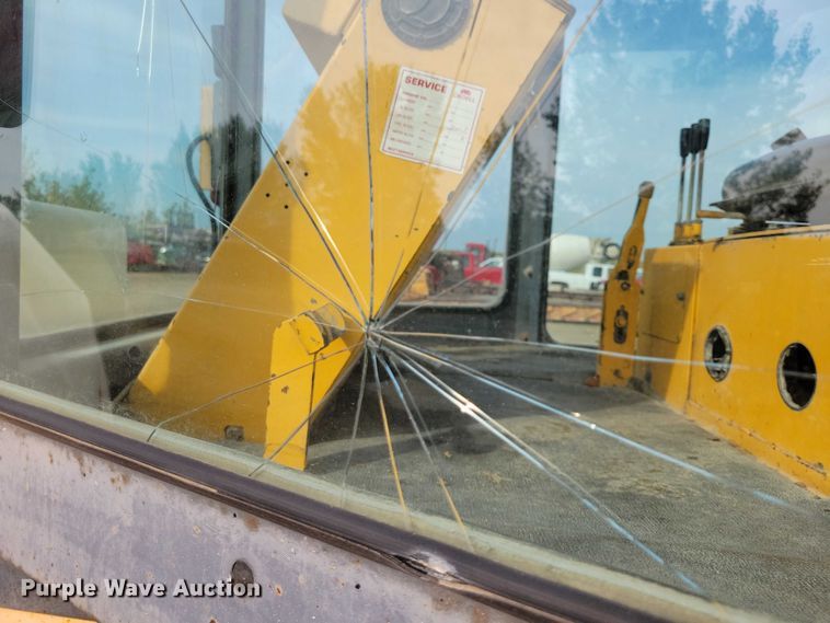 image for item DZ6597 Waldon Sweepmaster 250 broom