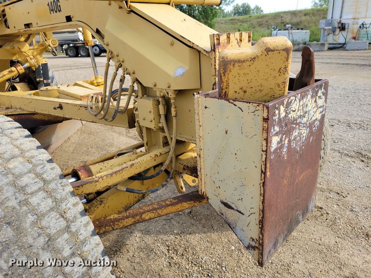 image for item DZ6599 1986 Caterpillar 140G motor grader