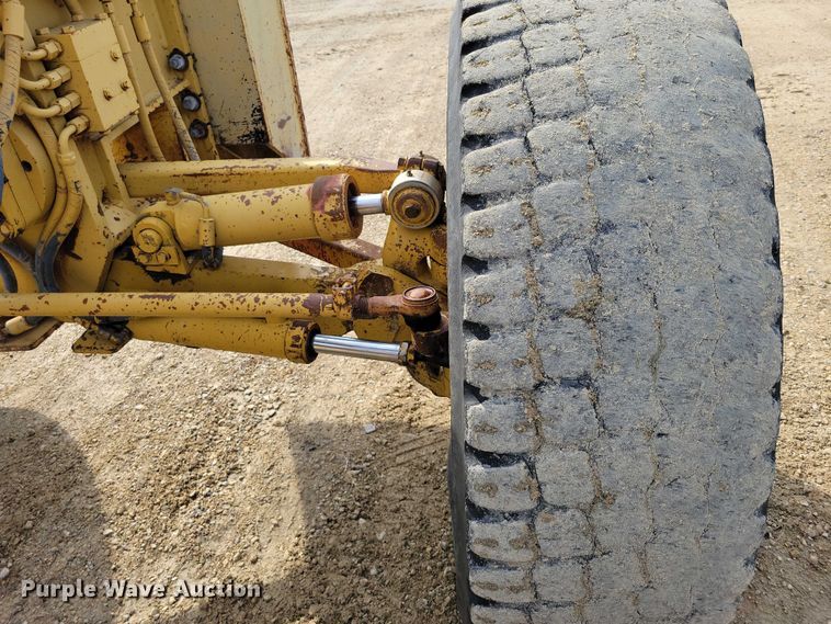 image for item DZ6599 1986 Caterpillar 140G motor grader