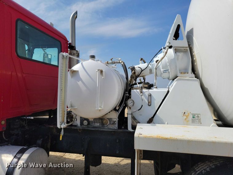 image for item DZ6605 2007 Mack Granite ready mix truck