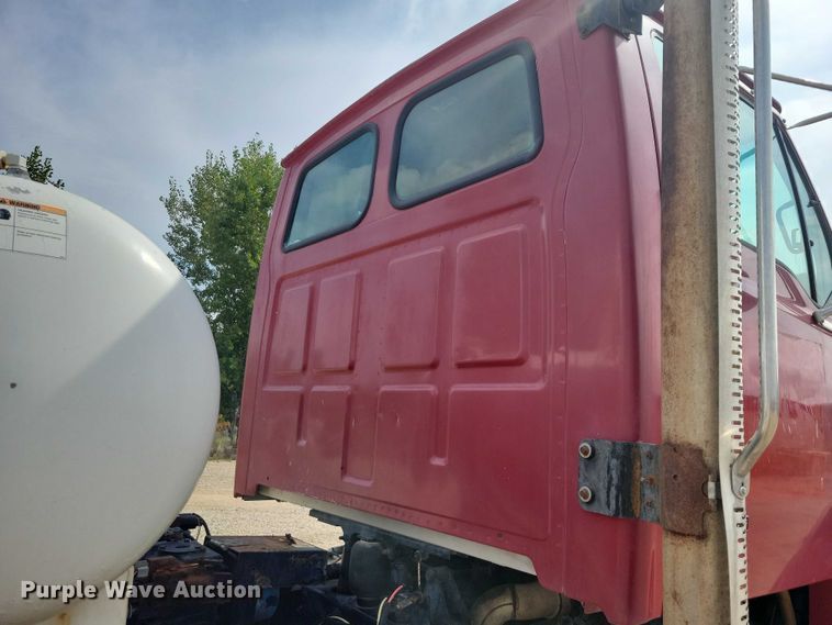 image for item DZ6606 2007 Sterling L-Line ready mix truck