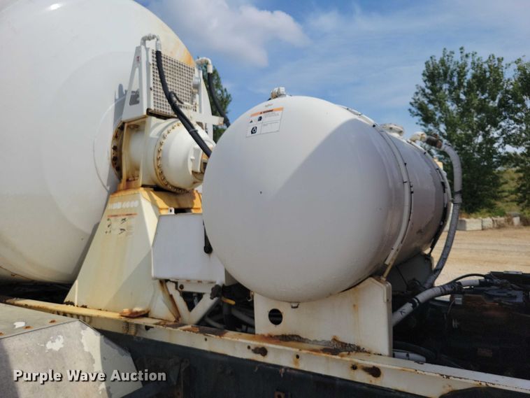 image for item DZ6606 2007 Sterling L-Line ready mix truck