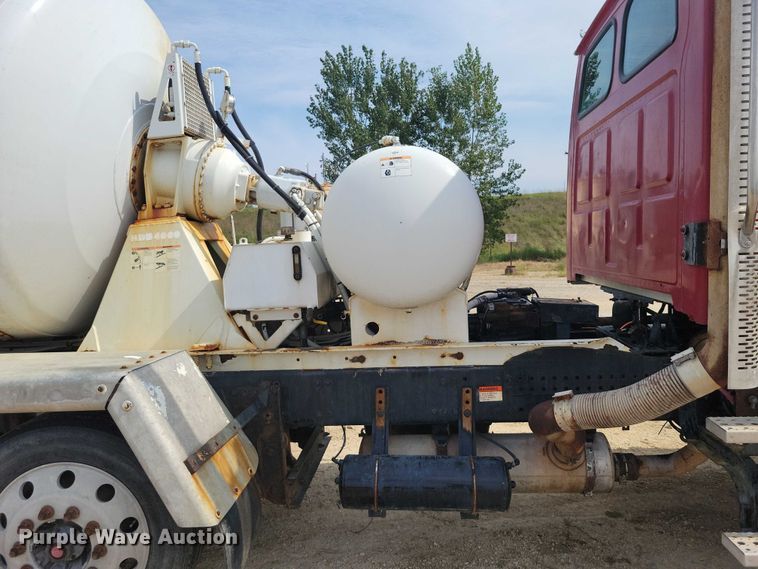 image for item DZ6606 2007 Sterling L-Line ready mix truck