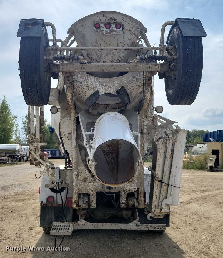 image for item DZ6606 2007 Sterling L-Line ready mix truck