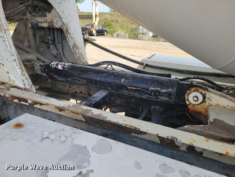 image for item DZ6606 2007 Sterling L-Line ready mix truck