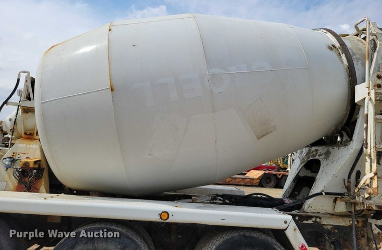 image for item DZ6606 2007 Sterling L-Line ready mix truck