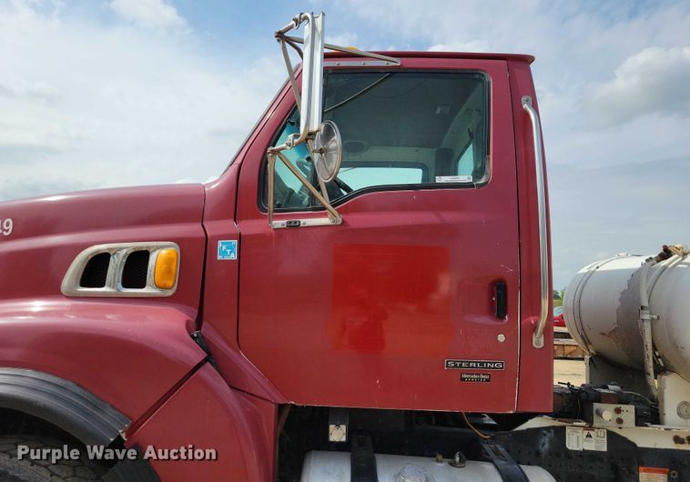 image for item DZ6606 2007 Sterling L-Line ready mix truck