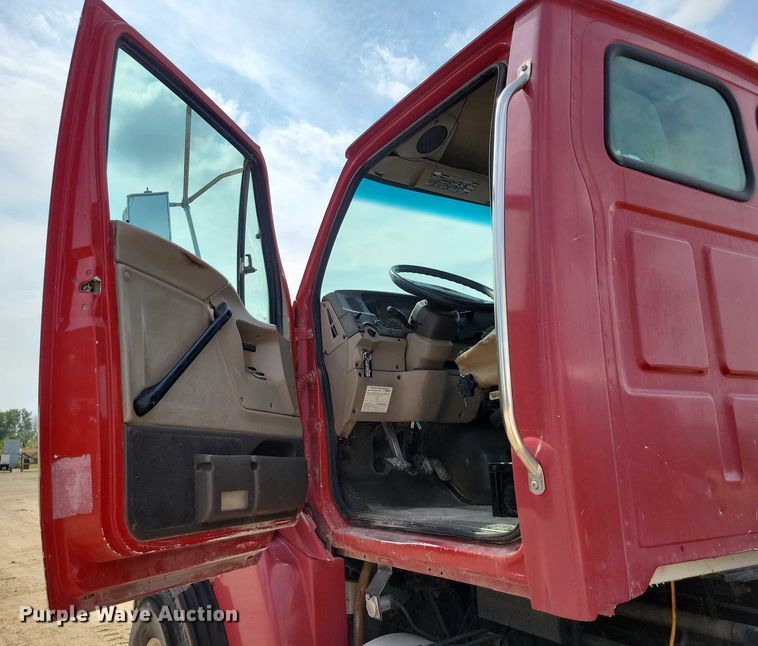 image for item DZ6606 2007 Sterling L-Line ready mix truck