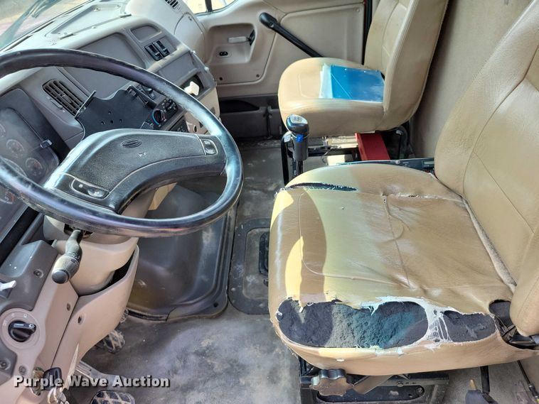 image for item DZ6606 2007 Sterling L-Line ready mix truck