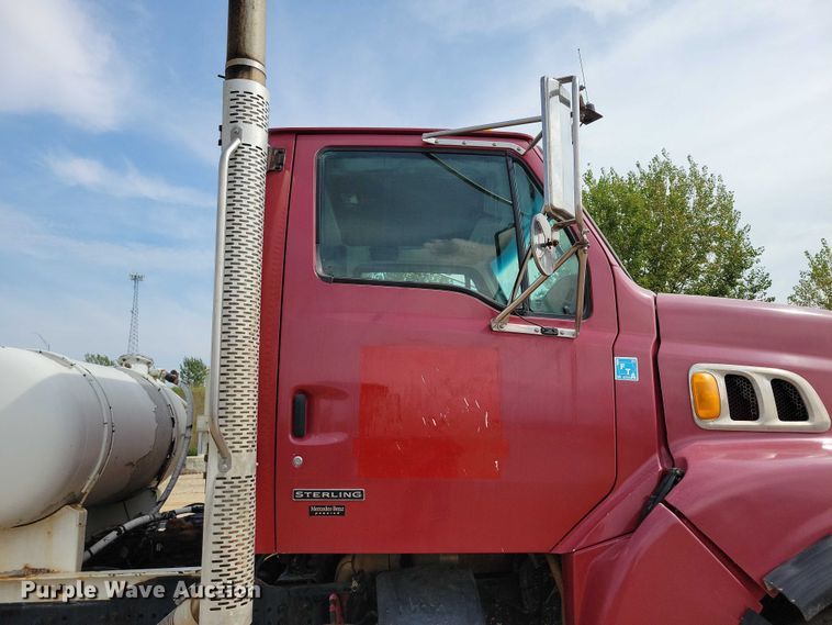 image for item DZ6606 2007 Sterling L-Line ready mix truck