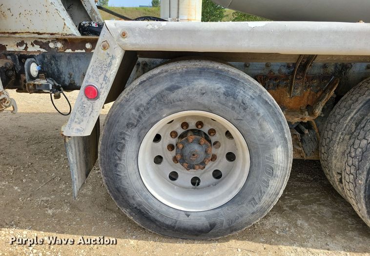 image for item DZ6606 2007 Sterling L-Line ready mix truck