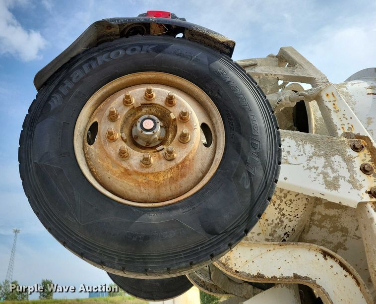 image for item DZ6606 2007 Sterling L-Line ready mix truck