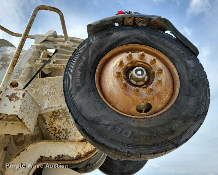 image for item DZ6606 2007 Sterling L-Line ready mix truck