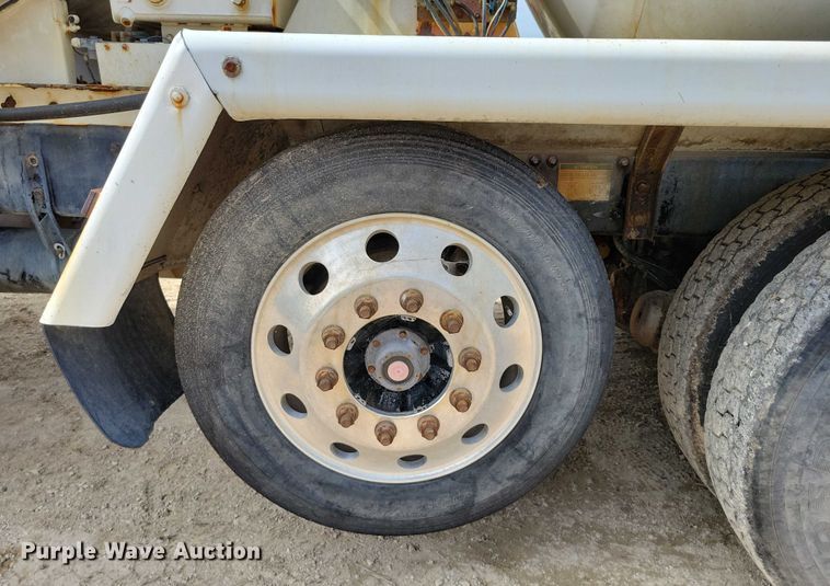 image for item DZ6606 2007 Sterling L-Line ready mix truck