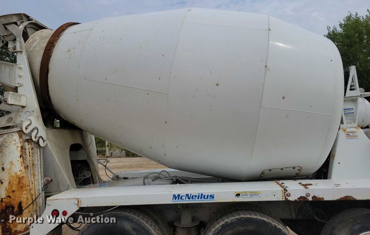 image for item DZ6607 2000 Kenworth  W900 ready mix truck