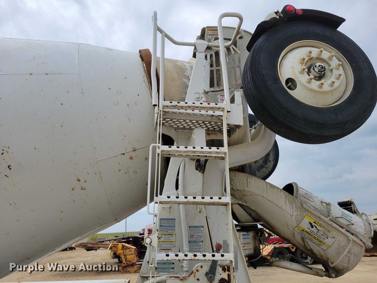 image for item DZ6607 2000 Kenworth  W900 ready mix truck