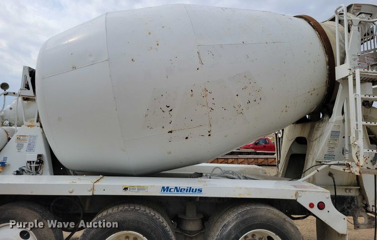 image for item DZ6607 2000 Kenworth  W900 ready mix truck