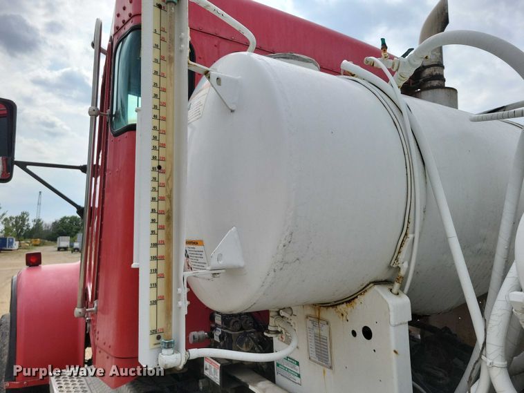 image for item DZ6607 2000 Kenworth  W900 ready mix truck