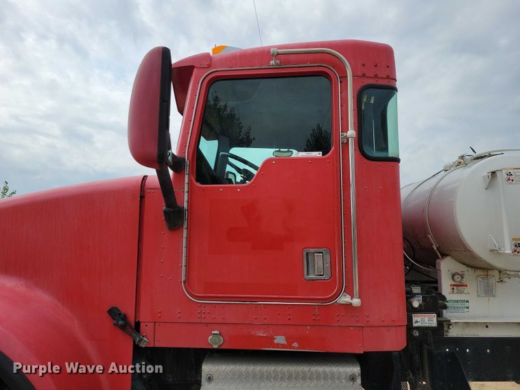 image for item DZ6607 2000 Kenworth  W900 ready mix truck
