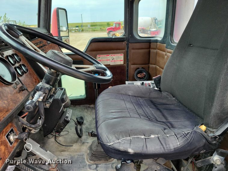 image for item DZ6607 2000 Kenworth  W900 ready mix truck