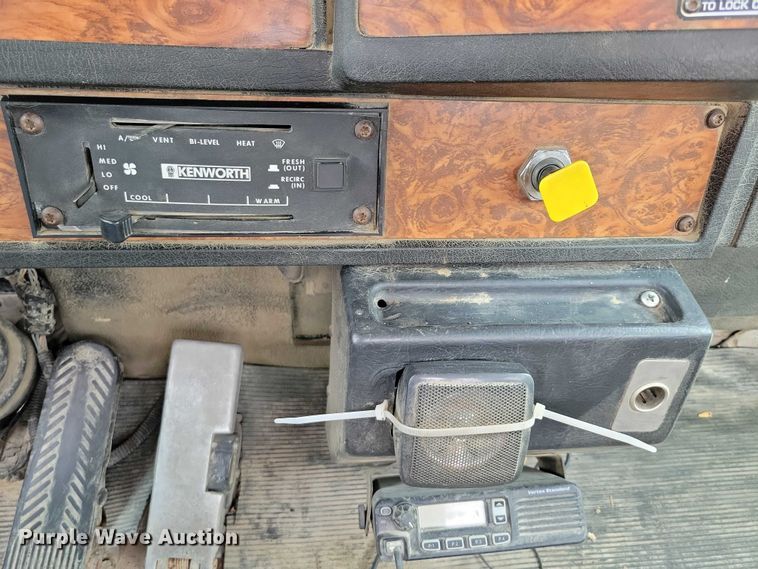 image for item DZ6607 2000 Kenworth  W900 ready mix truck