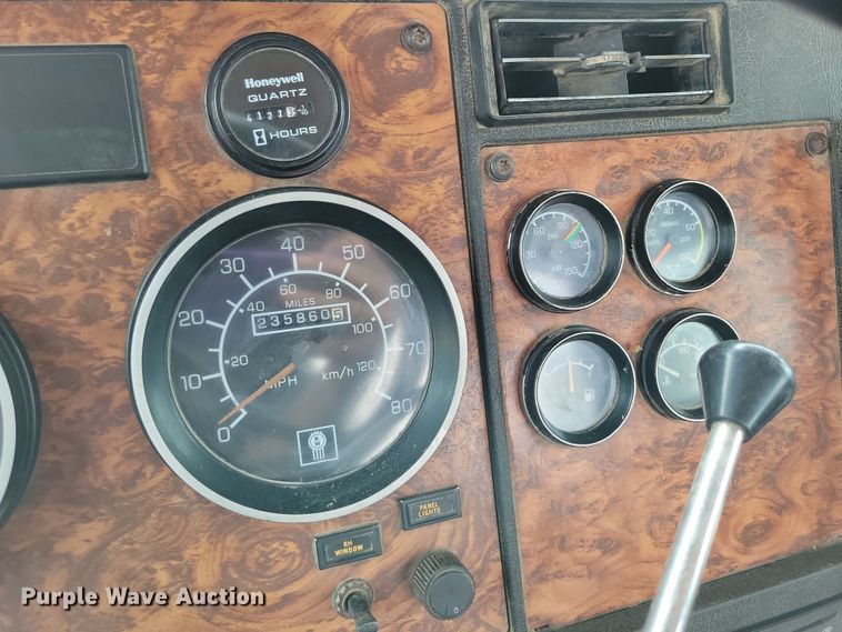 image for item DZ6607 2000 Kenworth  W900 ready mix truck