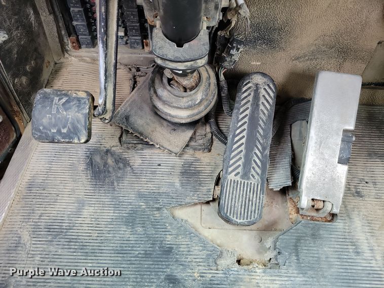 image for item DZ6607 2000 Kenworth  W900 ready mix truck