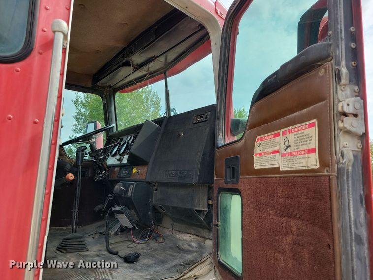 image for item DZ6607 2000 Kenworth  W900 ready mix truck