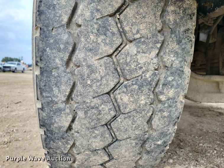 image for item DZ6607 2000 Kenworth  W900 ready mix truck