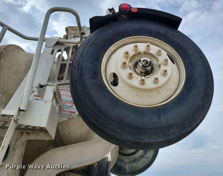 image for item DZ6607 2000 Kenworth  W900 ready mix truck