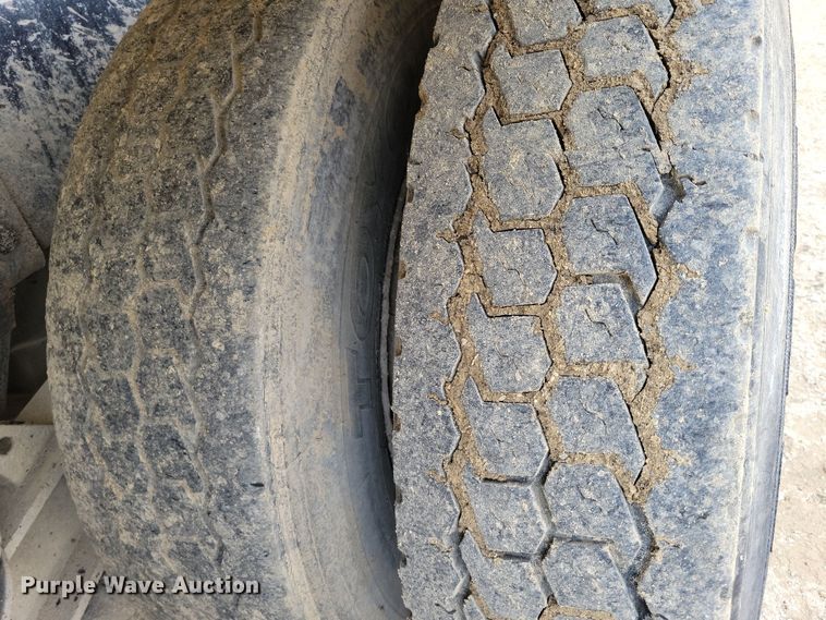 image for item DZ6607 2000 Kenworth  W900 ready mix truck