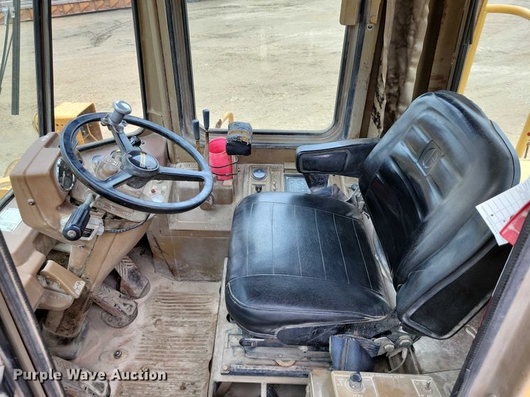 image for item DZ6609 1983 Caterpillar 950B wheel loader