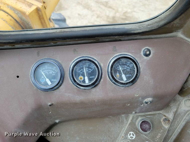 image for item DZ6609 1983 Caterpillar 950B wheel loader