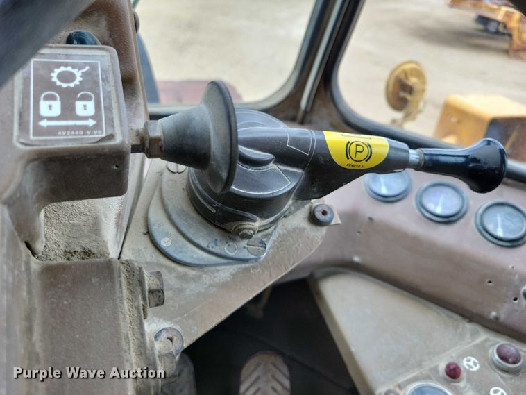 image for item DZ6609 1983 Caterpillar 950B wheel loader