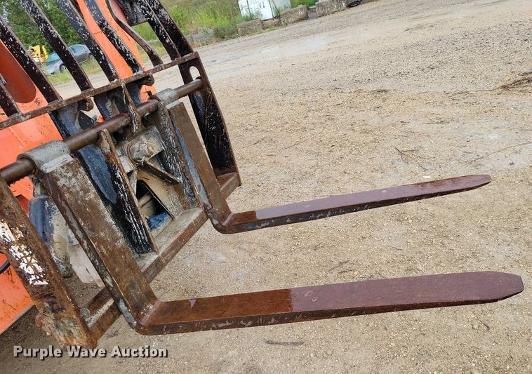 image for item DZ6610 2005 Lull JLG 1044C-54 Series II telehandler