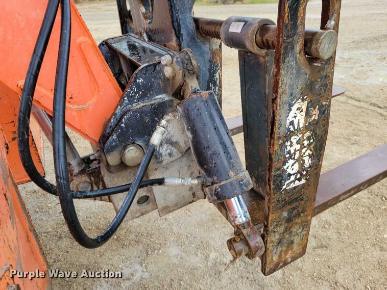 image for item DZ6610 2005 Lull JLG 1044C-54 Series II telehandler