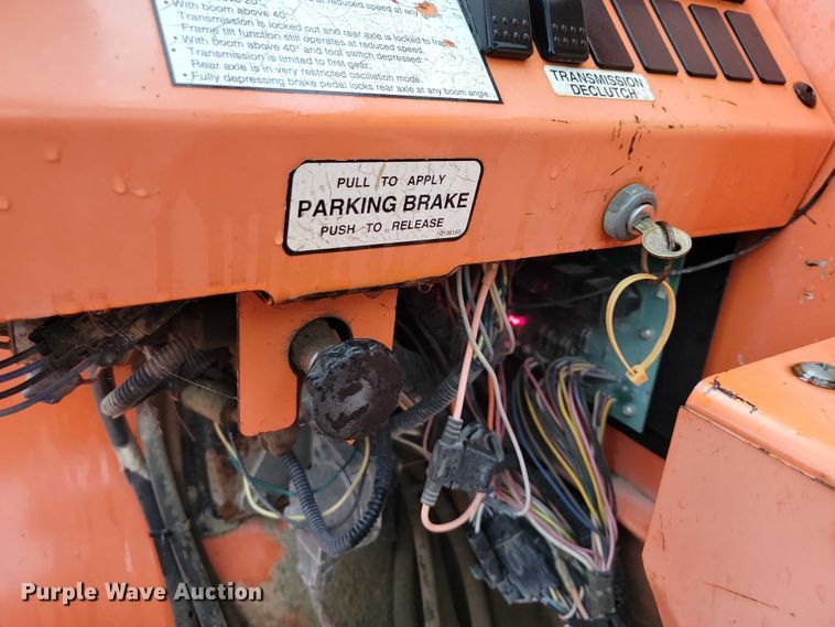 image for item DZ6610 2005 Lull JLG 1044C-54 Series II telehandler